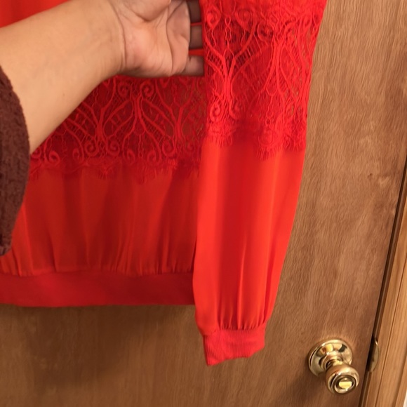 Divided red sheer and lace long sleeve blouse size small - Picture 5 of 7